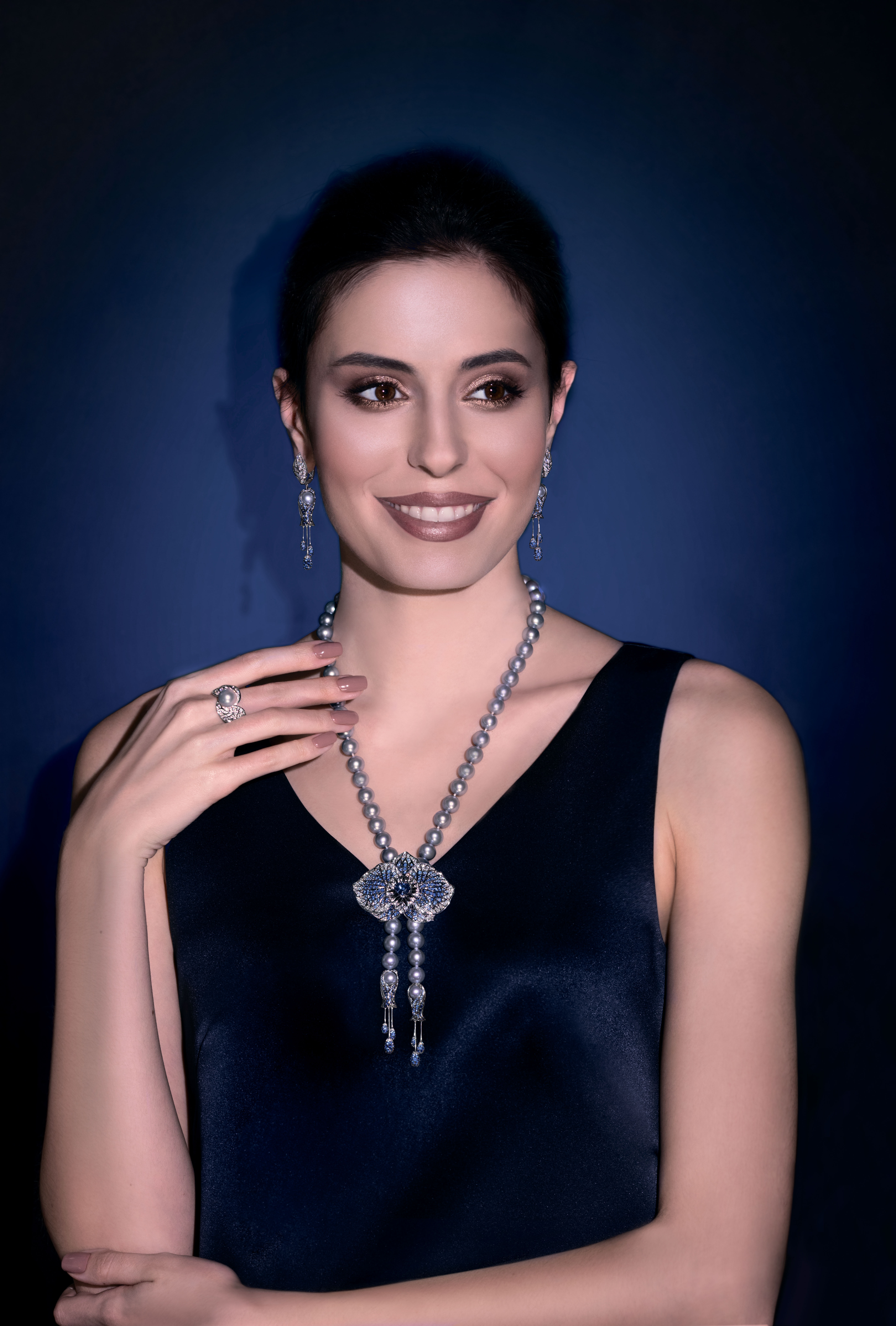 Кольцо с жемчугом и бриллиантами, белое золото