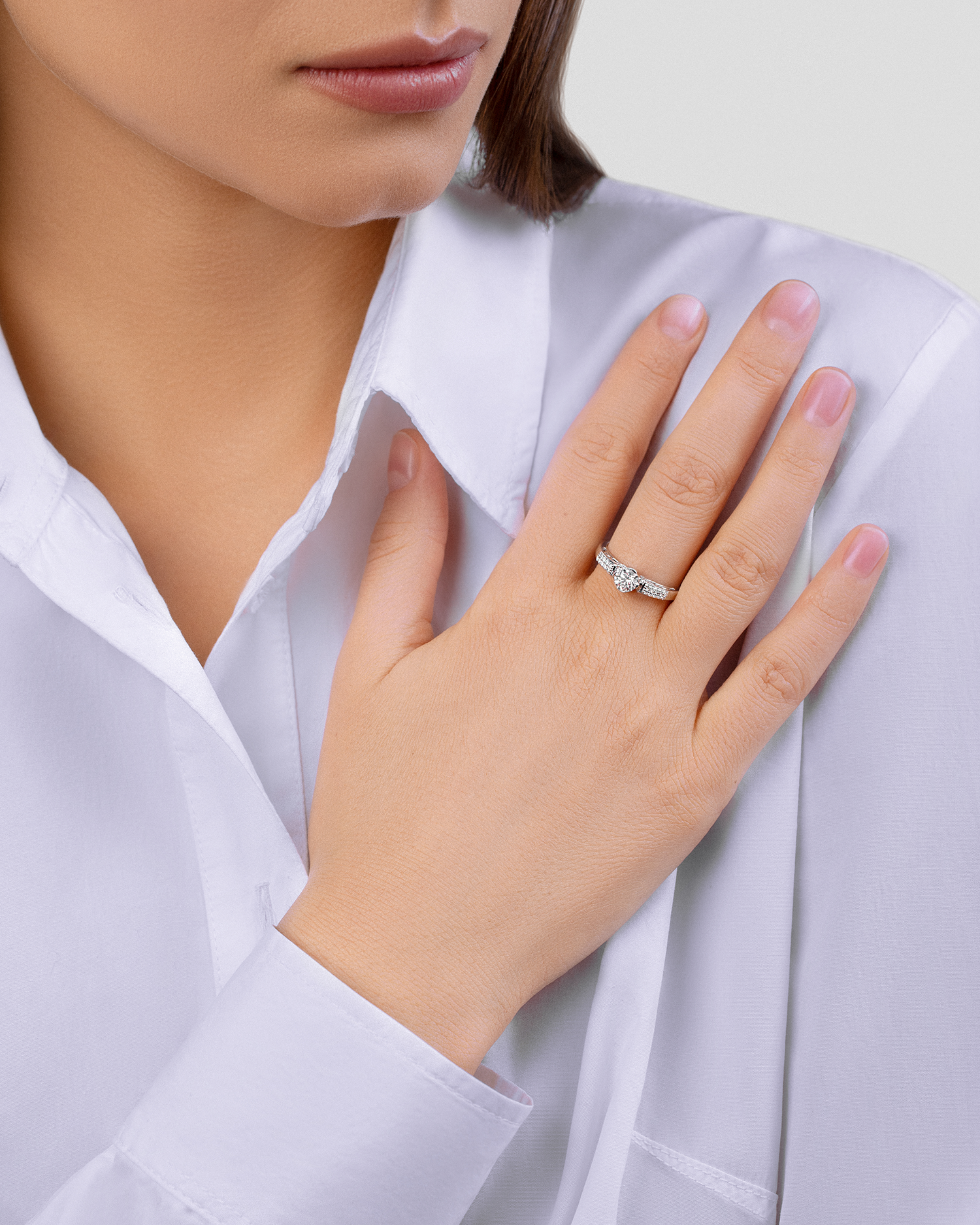 Кольцо с бриллиантами, белое золото