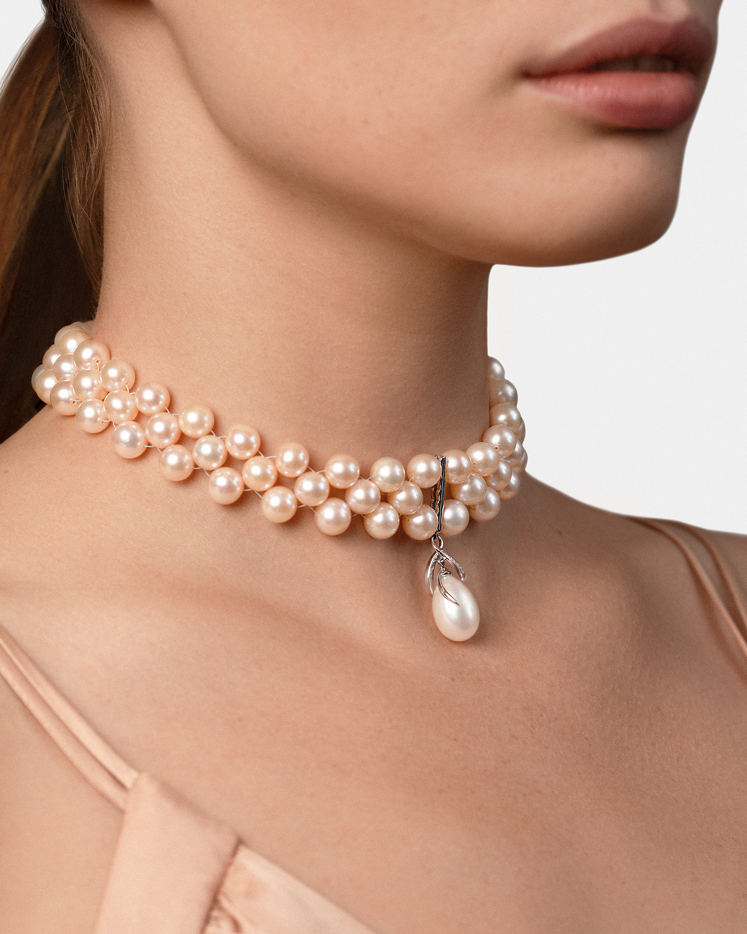 Колье с жемчугом и бриллиантами, белое золото