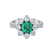 Кольцо с изумрудом и бриллиантами, белое золото