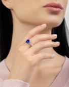 Кольцо с сапфиром и бриллиантами, белое золото