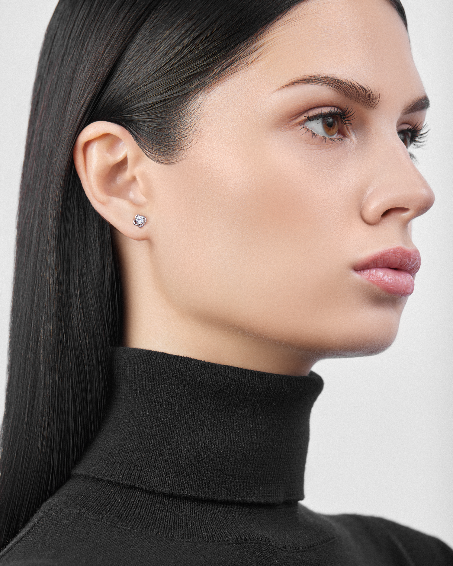 Пусеты с бриллиантами, белое золото