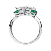 Кольцо с изумрудами и бриллиантами, белое золото