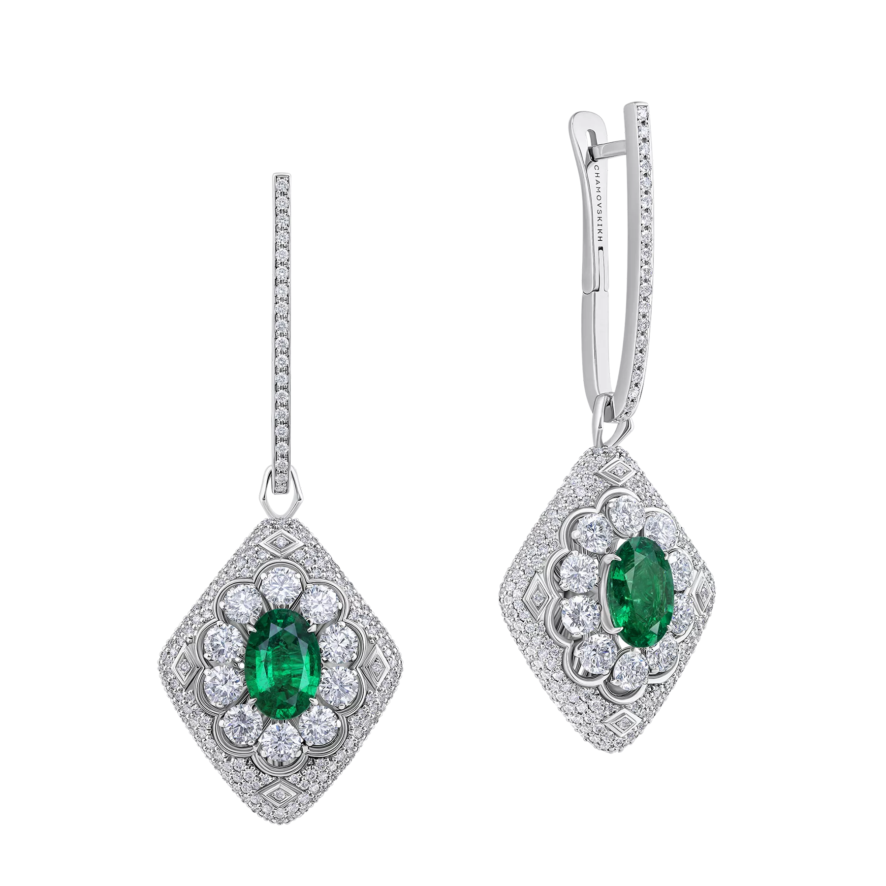 Серьги с изумрудами и бриллиантами, белое золото