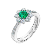 Кольцо с изумрудом и бриллиантами, белое золото