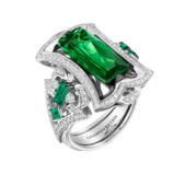 Кольцо с турмалином, изумрудами и бриллиантами, белое золото