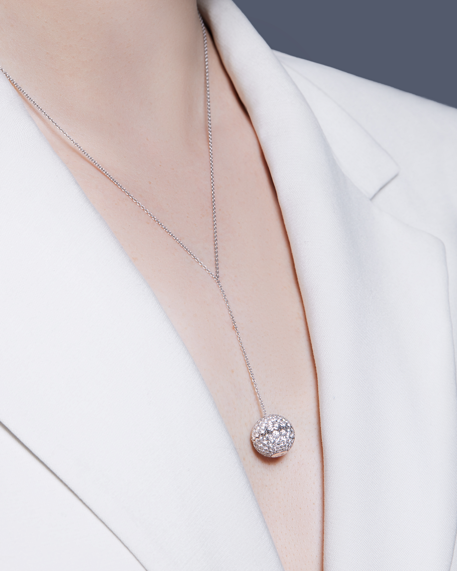 Колье с бриллиантами, белое золото