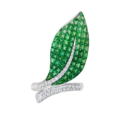 Кольцо с тсаворитами и бриллиантами, белое золото