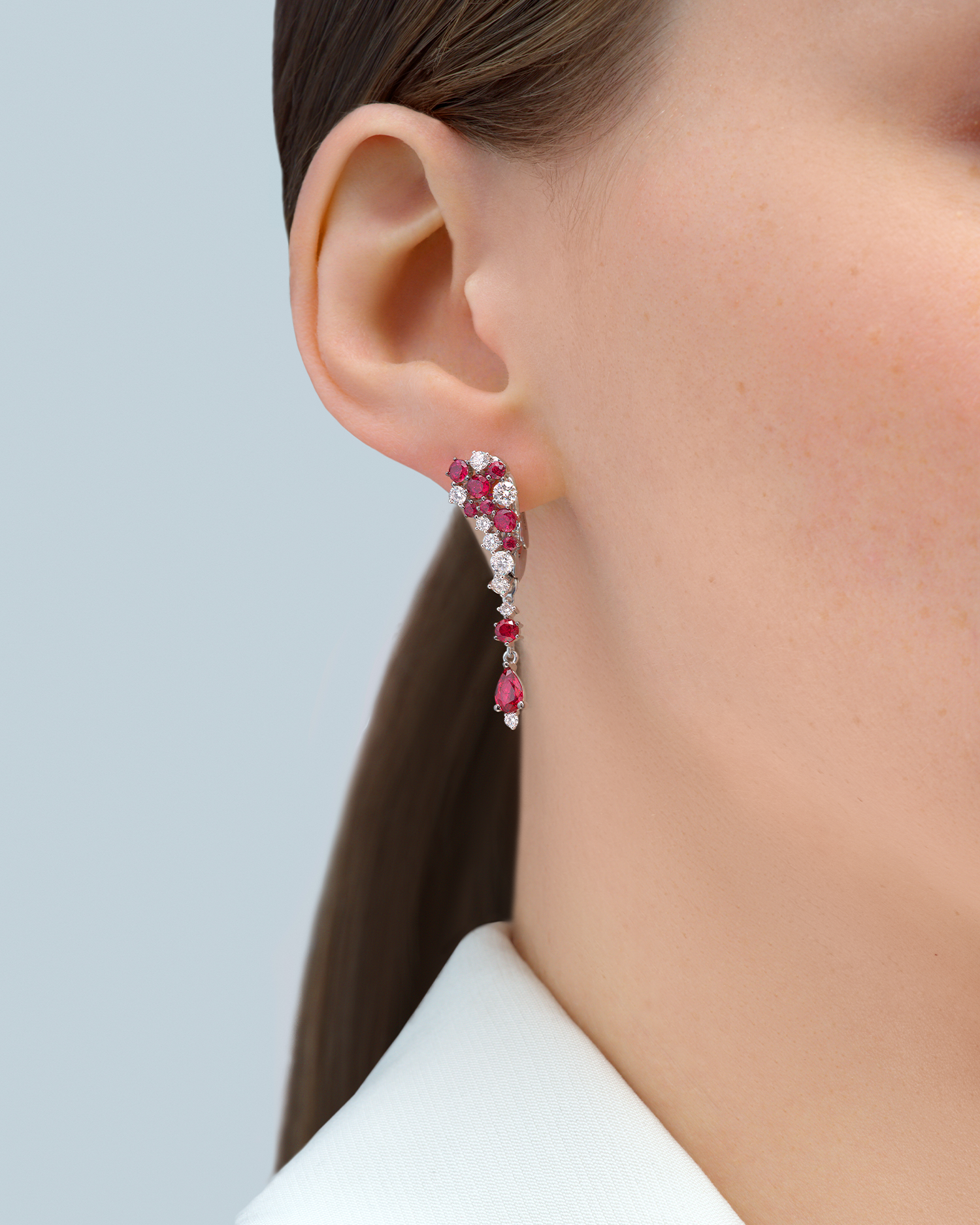 Серьги с рубинами и бриллиантами, белое золото
