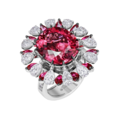 Кольцо с турмалином рубеллит, бриллиантами и рубинами, белое золото