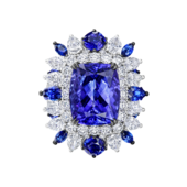 Кольцо с танзанитом, бриллиантами и сапфирами, белое золото